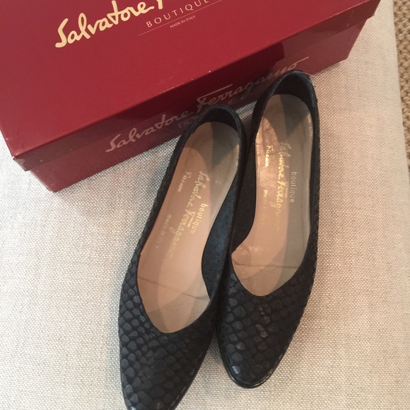 Salvatore Ferragamo snake print flats - Picture 3 of 7